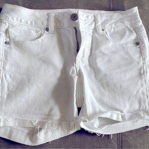 American Eagle White stretch shorts size 4